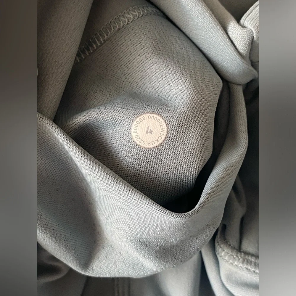 Lululemon Zoned In Tight 27” Leggings with Envelope Pocket in Blue Cast ~ Size 4 - Picture 9 of 9